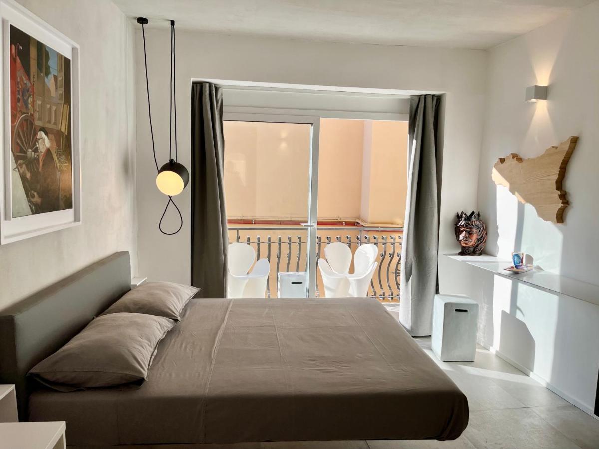 Don Diego Luxury Rooms ตาออร์มินา ภายนอก รูปภาพ